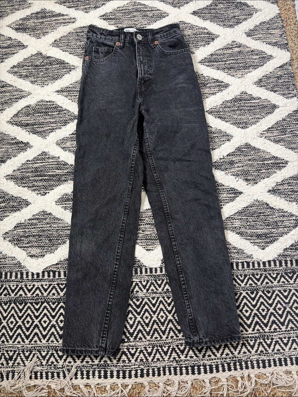 Nwot ZARA High-Waist Black Washed Straight Jeans size 0
